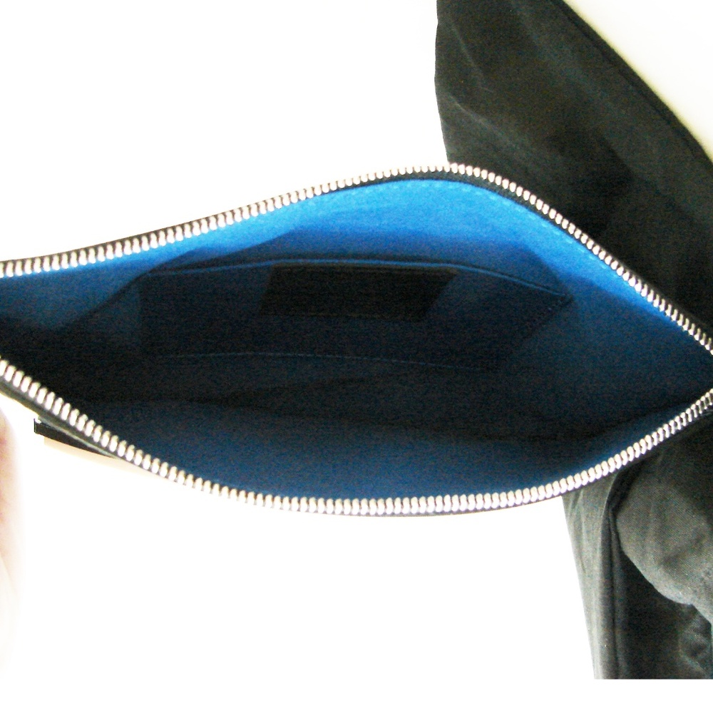Yazbukey Eye Clutch Bag Black Patent + Dust Bag - Picture 8 of 8